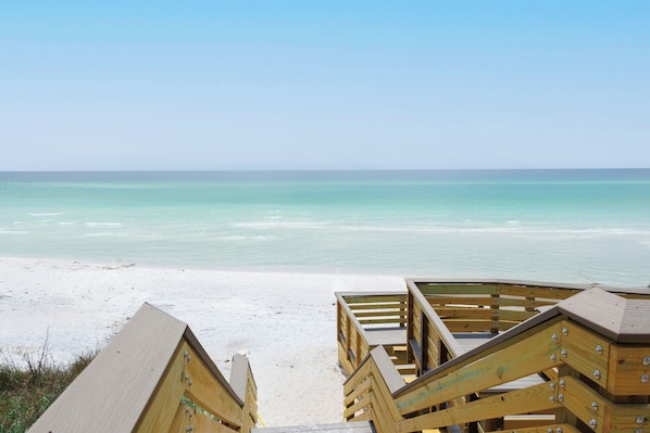 Una playa cerca