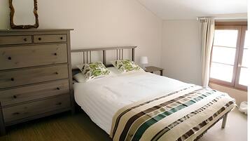 4 chambres, fer et planche Ă repasser, lit parapluie, Wi-Fi