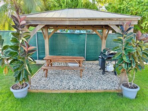 Outdoor dining - Beach Vibes: POOL w. Waterfall, Beach by El Yunque (Río Grande)