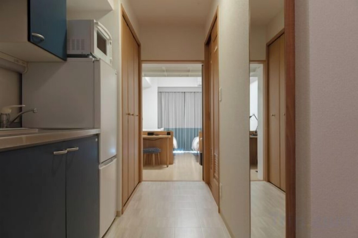 Memory foam beds, in-room safe, desk, laptop workspace