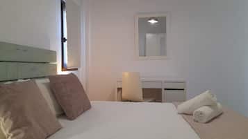 4 bedrooms, desk, iron/ironing board, WiFi
