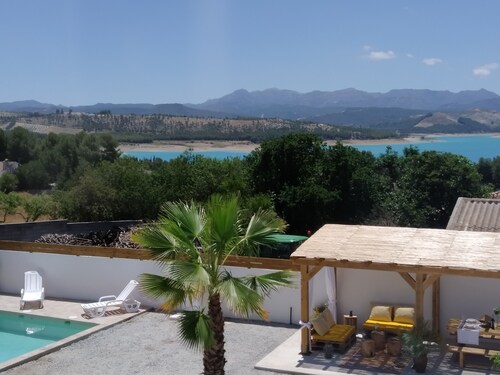 Condo Entero en Pantano de los Bermejales