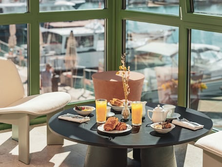 Restaurante. Hotel Liautaud Rooftop Cassis