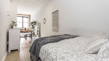 1 bedroom, iron/ironing board, travel crib, free WiFi