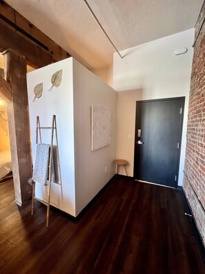 1 chambre, fer et planche à repasser, lit parapluie, Wi-Fi gratuit