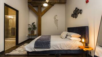 1 bedroom, iron/ironing board, travel cot, free WiFi