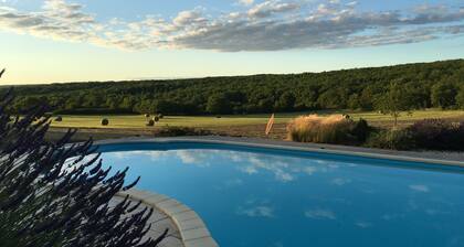 Maison de Campagne Avec Piscine au Coeur des Causses du Quercy
