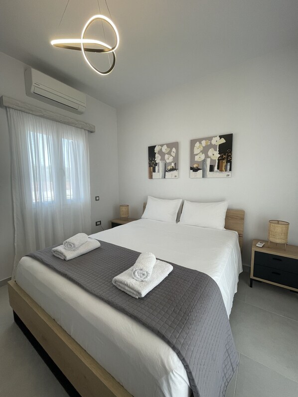 2 habitaciones, tabla de planchar con plancha, internet y ropa de cama