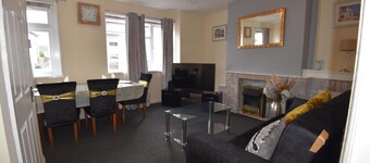 Gorgeous 3 Bedroom House Near Cardiff City Center