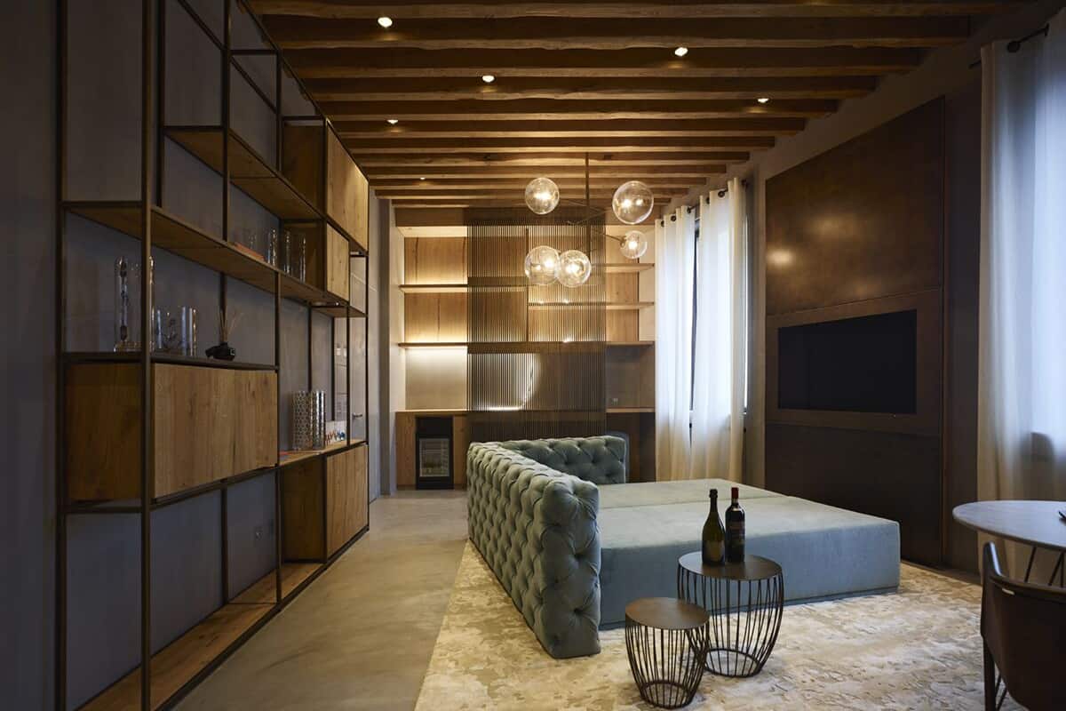 Superior Suite | Living area | 45-inch plasma TV with satellite channels