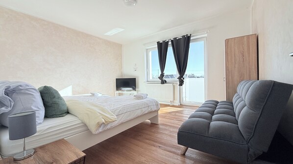 2 bedrooms, iron/ironing board, WiFi, bed sheets