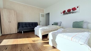 2 quartos, ferros/tábuas de passar roupa, Wi-Fi, roupa de cama