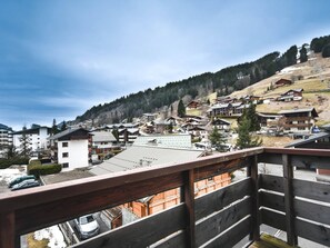 Property grounds - Duplex for 6 with 3 bedrooms, ski-in/ski-out, central location near Mont Chery lift (Les Gets)