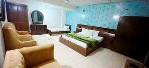 Standard Triple Room - Tulip Guest House F-6 (Islamabad)