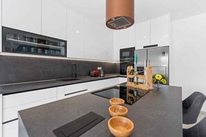 Fridge, microwave, oven, stovetop