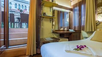 Double Room with terrace | Minibar, caja de seguridad en la habitación, wifi gratis y ropa de cama