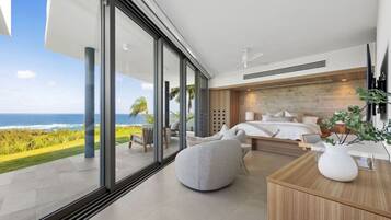 5 slaapkamers, een bureau, een strijkplank/strijkijzer, reisbedje