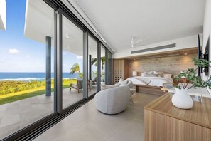 5 Schlafzimmer, Schreibtisch, Bügeleisen/Bügelbrett, Reisekinderbett