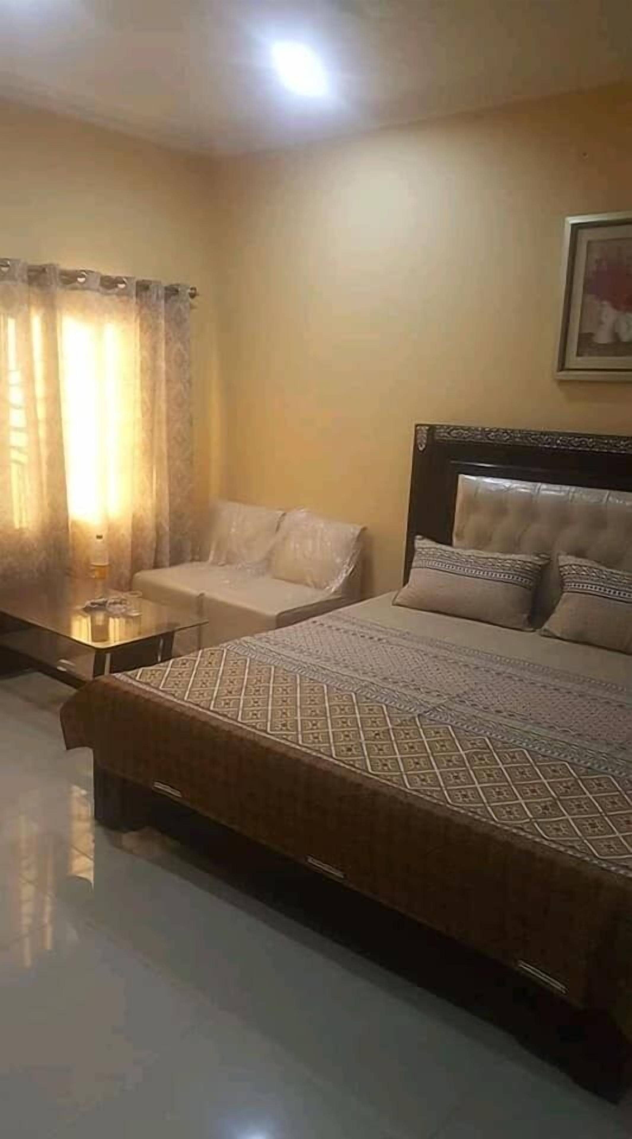 Soundproofing, free WiFi