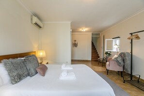 1 habitación, tabla de planchar con plancha, internet y ropa de cama 
