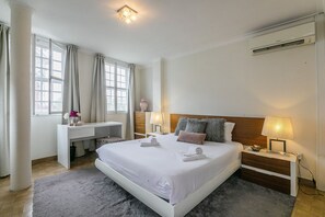 1 habitación, tabla de planchar con plancha, internet y ropa de cama 