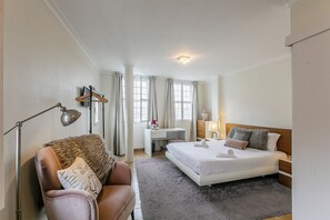 1 bedroom, iron/ironing board, internet, bed sheets