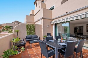 Outdoor dining - Spacious apartment in Marbella (Marbella)