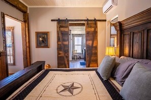 7 bedrooms, iron/ironing board, WiFi, bed sheets