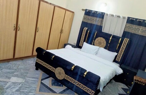 Deluxe Single Room | Free WiFi - Prime Family Lodge (Islamabad)