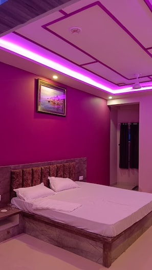 Deluxe Double Room | Desk, soundproofing, free WiFi, bed sheets