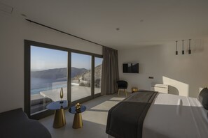Executive Suite with Infinity Heated Pool | 1 bedroom, in-room safe, desk, blackout drapes - Arany Terra (Santorini)