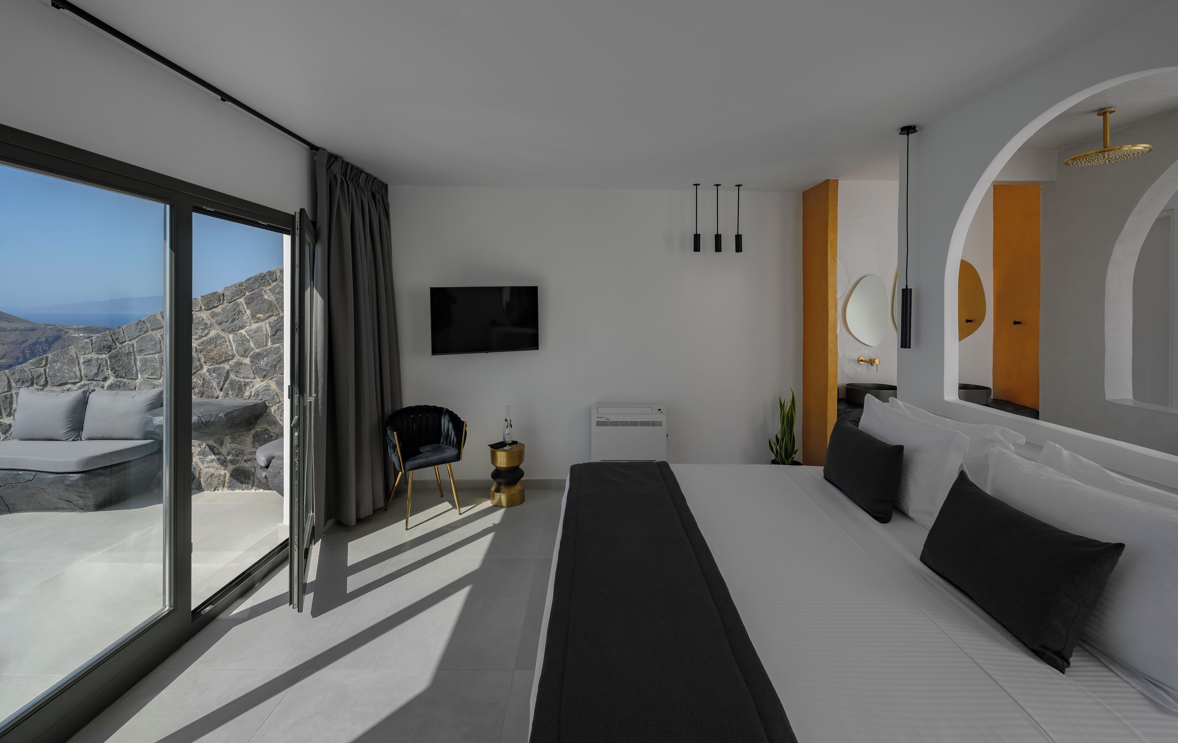 1 bedroom, in-room safe, desk, blackout curtains