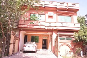 Exterior - Redbury Guesthouse (Islamabad)