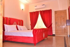 In-room safe, desk, soundproofing, iron/ironing board