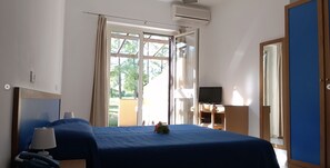 1 bedroom, in-room safe, desk, bed sheets