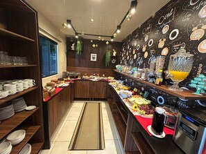 Free daily buffet breakfast