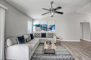 Téléviseur, bureau