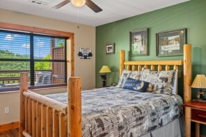 3 chambres, bureau, accès au Wi-Fi (inclus), literie fournie