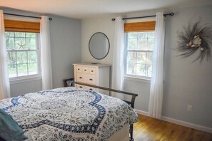 3 bedrooms, iron/ironing board, free WiFi