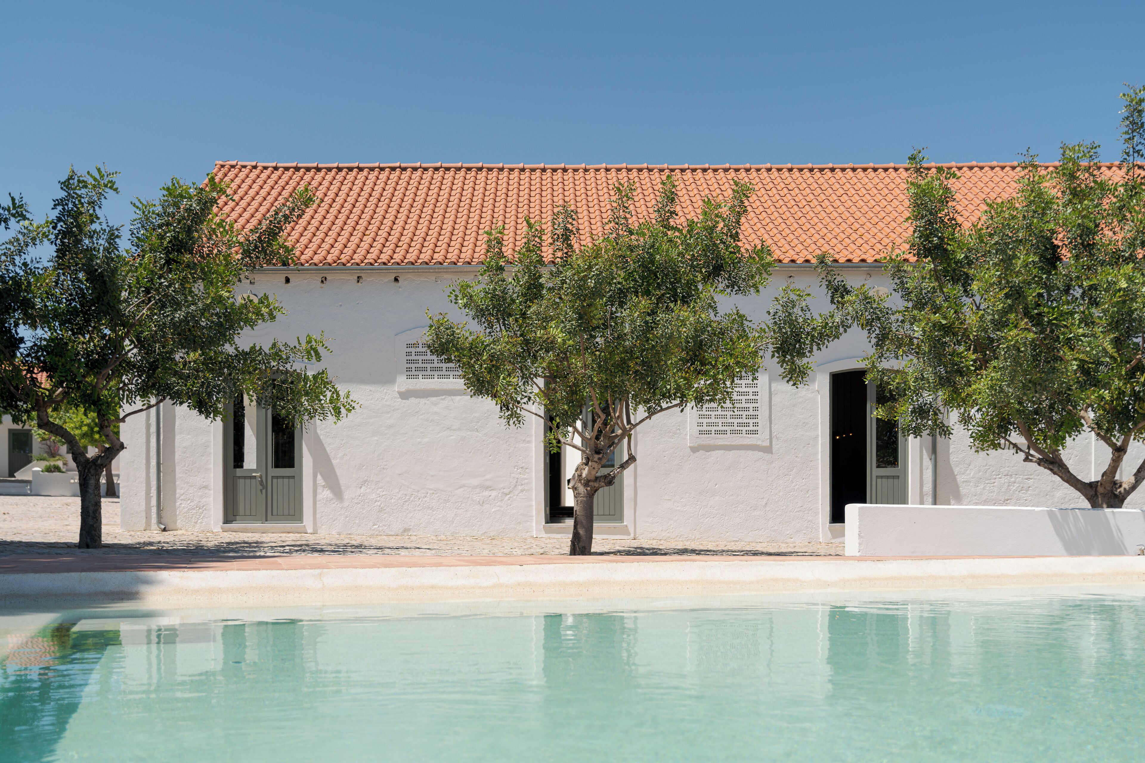 2 outdoor pools, pool umbrellas, pool loungers