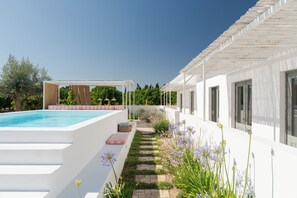 Three Bedroom Villa with Private Pool | Piscine privée