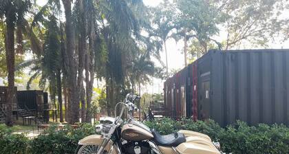 Nomads Homestay Sriracha