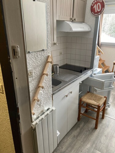 18 m2 lit double + lit mez en 90 + lit de 120X90 exposition sud, pied des piste