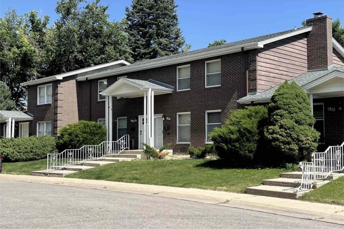 Large, beautifully updated townhome close to UNC and NCMC.