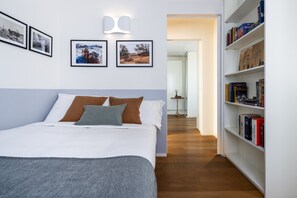2 bedrooms, iron/ironing board, free WiFi, bed sheets - City Life View Apartment with Terrace R&R (Milano)