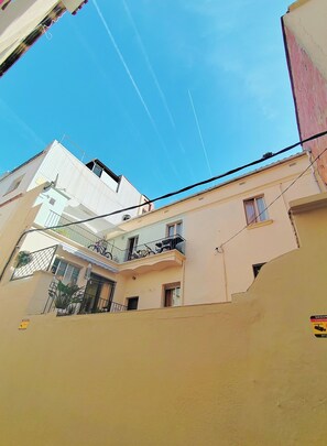 Exterior - Elegant refurbished apartment 150m from the beach in the center of town (Blanes)