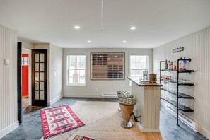 House (5 Bedrooms) | Interior