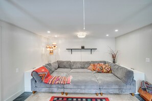 House (5 Bedrooms) | Interior