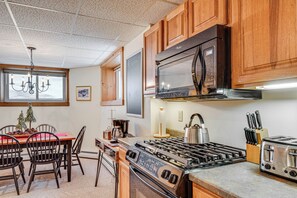 Apartment (2 Bedrooms) | Interior - Jay Peak Resort Vacation Rental: Ski-in/ski-out! (North Troy)