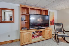 Apartment (2 Bedrooms) | Interior - Jay Peak Resort Vacation Rental: Ski-in/ski-out! (North Troy)